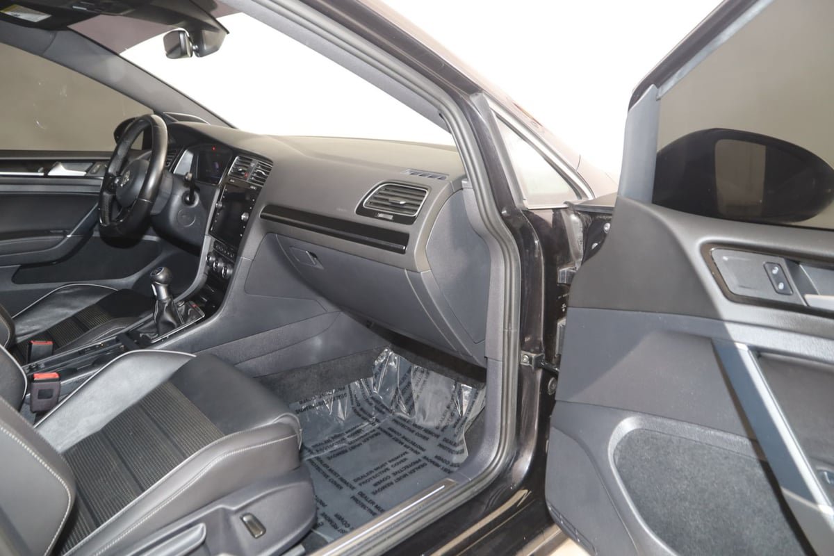 Used 2019 Volkswagen Golf 4-Door AWD/4WD image 36
