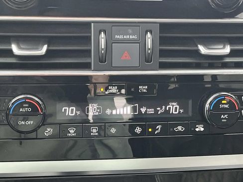 Used 2024 INFINITI QX80 Sensory image 24