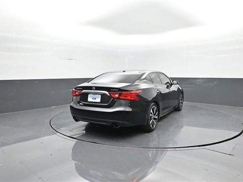 Used 2018 Nissan Maxima Platinum image 7