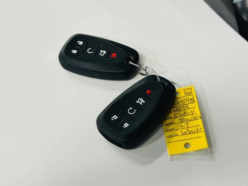 Used 2019 Chevrolet Traverse LT FWD image 31