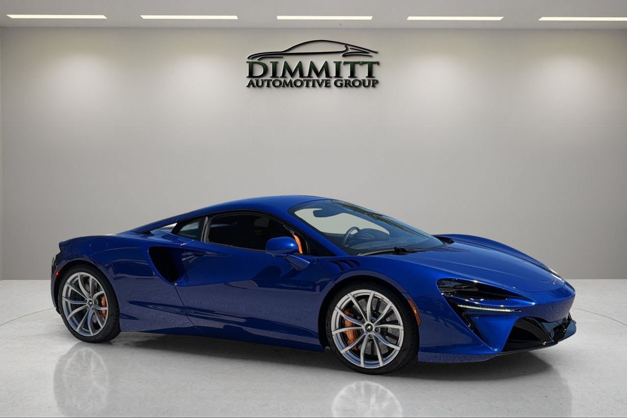Used 2023 McLaren Artura RWD image 3