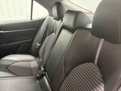 Used 2022 Toyota Camry SE FWD image 8