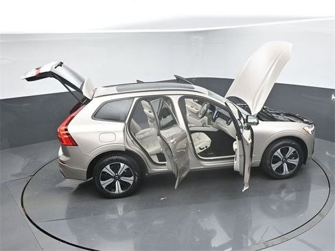 Used 2024 Volvo XC60 T8 Plus w/ Protection Package Premier image 48
