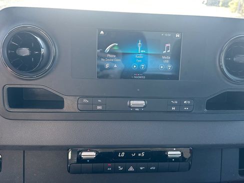 Used 2024 Mercedes-Benz Sprinter 3500 image 5