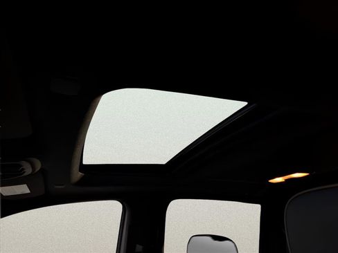 Used 2024 GMC Canyon Denali image 12