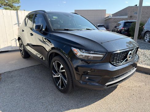 Used 2021 Volvo XC40 T5 R-Design AWD/4WD image 1