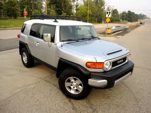 Used 2008 Toyota FJ Cruiser 4WD w/ Convenience Pkg image 2