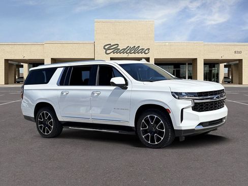 Used 2021 Chevrolet Suburban LS RWD image 3