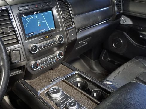 Used 2019 Ford Expedition Limited AWD/4WD image 14