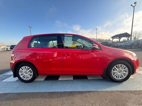 Used 2014 Volkswagen Golf 4-Door FWD image 6