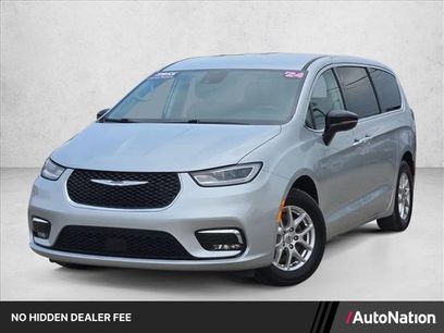 Used 2024 Chrysler Pacifica Touring-L