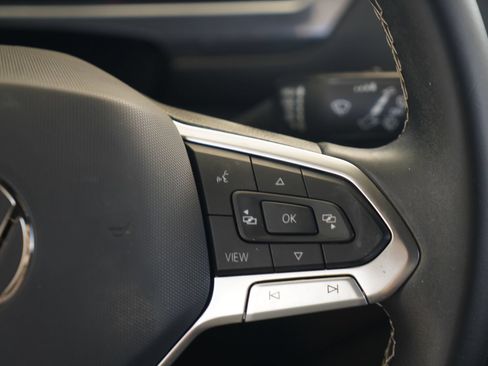 Certified 2023 Volkswagen Tiguan SE R-Line FWD image 14