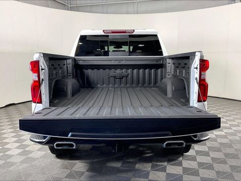 Used 2025 Chevrolet Silverado 1500 LT Trail Boss w/ Convenience Package II AWD/4WD image 38