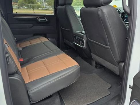 Used 2025 Chevrolet Silverado 2500 High Country w/ Technology Package image 20