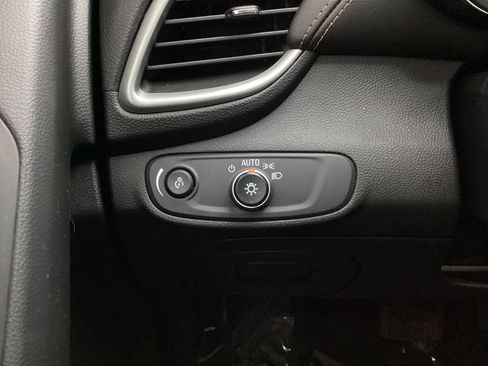 Used 2018 Chevrolet Trax LT w/ LT Convenience Package image 39