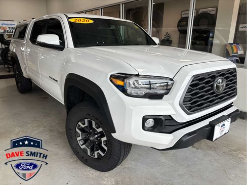 Used 2020 Toyota Tacoma TRD Off-Road w/ Technology Package AWD/4WD image 3