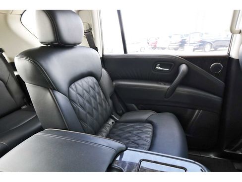 Used 2024 Nissan Armada Platinum w/ Captain's Chairs Package image 10