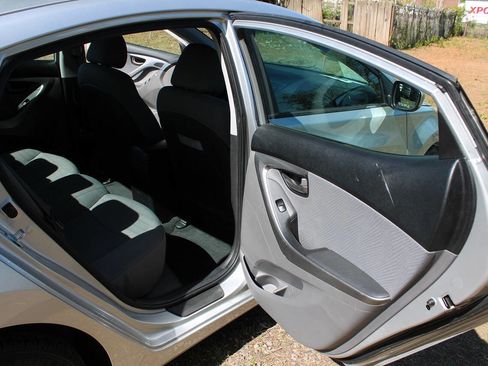 Used 2013 Hyundai Elantra GLS w/ Preferred Pkg image 31