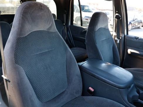 Used 2002 Ford Expedition XLT image 19