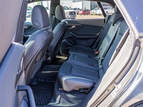 Used 2023 Audi Q8 Premium Plus image 26