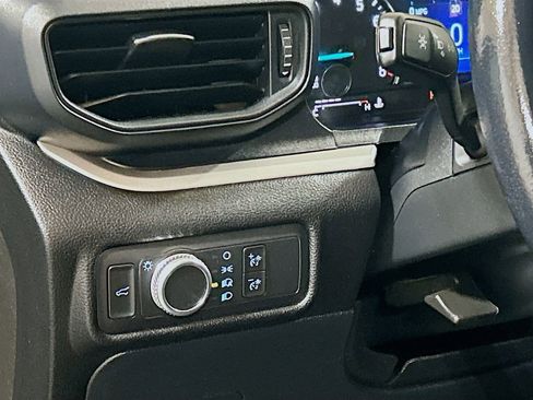 Used 2021 Ford Explorer XLT RWD image 8