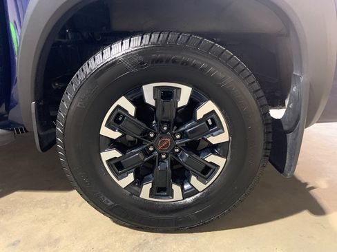 Used 2022 Nissan Frontier PRO-4X w/ Technology Package image 3