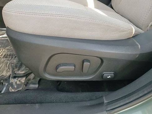 Used 2017 Subaru Forester 2.5i Premium image 12