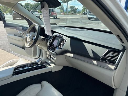 Certified 2024 Volvo XC90 B6 Ultimate w/ Lounge Package AWD/4WD image 34