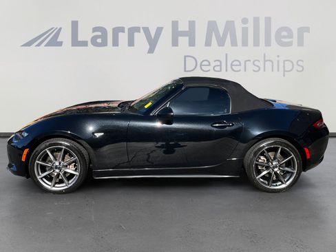 Used 2016 MAZDA MX-5 Miata Grand Touring RWD image 2