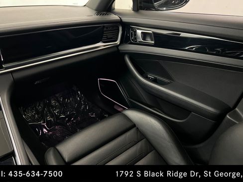 Used 2017 Porsche Panamera 4 AWD/4WD image 10