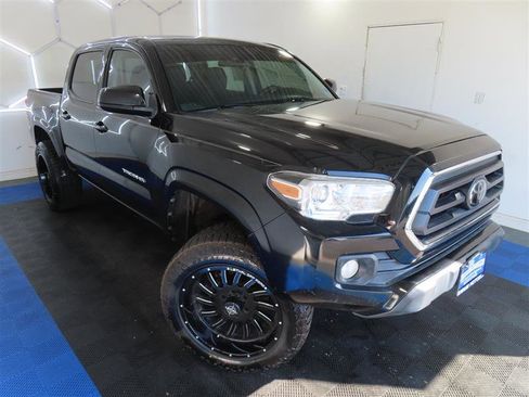 Used 2021 Toyota Tacoma SR5 RWD image 5