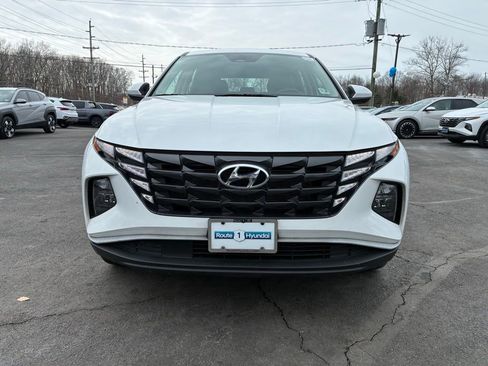 Used 2023 Hyundai Tucson SE image 2