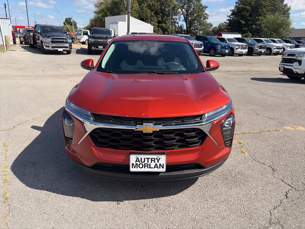 Used 2024 Chevrolet Trax LS w/ LS Convenience Package FWD image 9