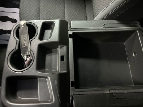 Used 2022 Chevrolet Silverado 1500 LT image 21