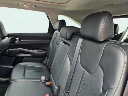 Certified 2023 Kia Sorento S w/ Panoramic Sunroof Package image 88