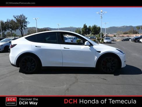 Used 2022 Tesla Model Y Performance image 5