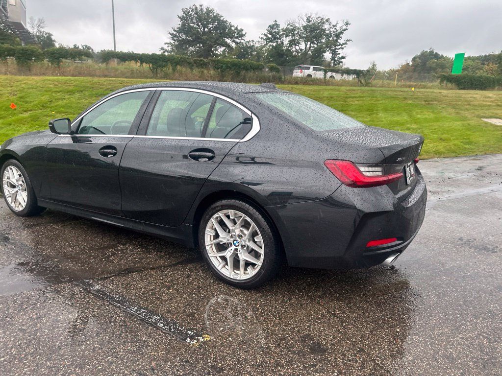 Used 2025 BMW 330i xDrive Sedan AWD/4WD image 19