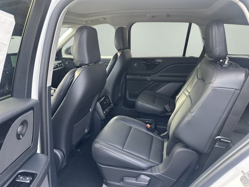 New 2026 Lincoln Aviator AWD image 10