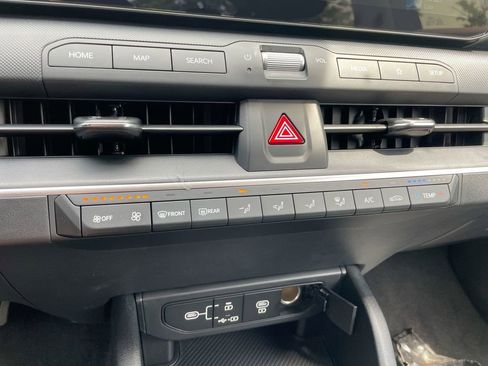 Used 2025 Kia K4 LX image 44