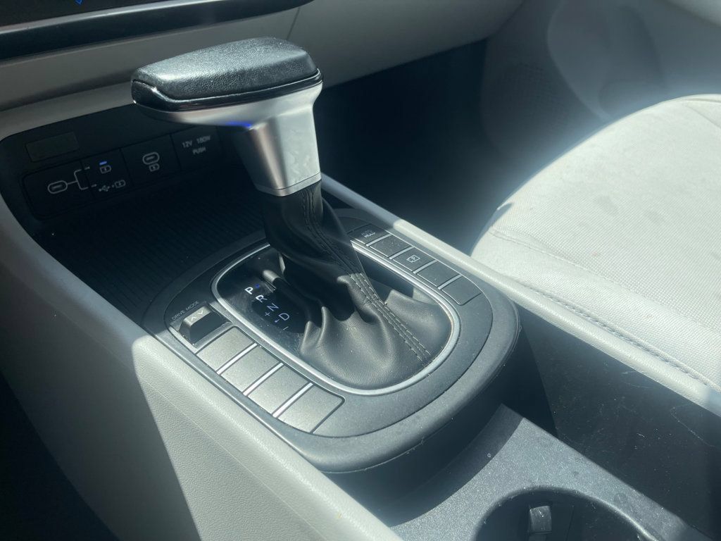 Used 2025 Hyundai Kona SEL FWD image 19