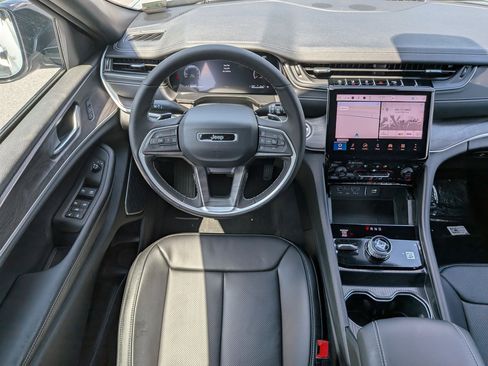 New 2025 Jeep Grand Cherokee L Limited w/ Luxury Tech Group II image 27