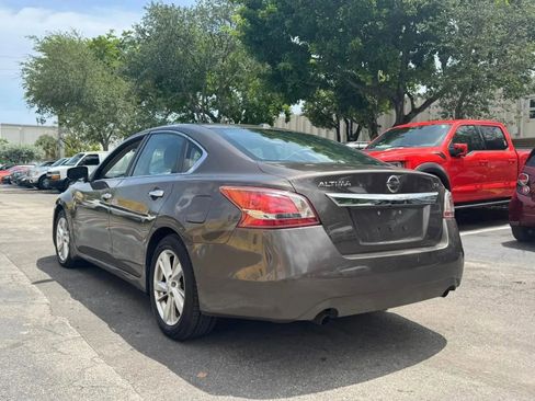Used 2013 Nissan Altima 2.5 SL w/ Technology Pkg FWD image 9