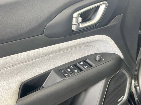 Used 2022 Jeep Compass Latitude w/ Sun and Sound Group image 17