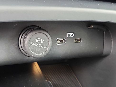 Certified 2023 Volvo XC40 B5 Plus w/ Driver Assist Package image 25