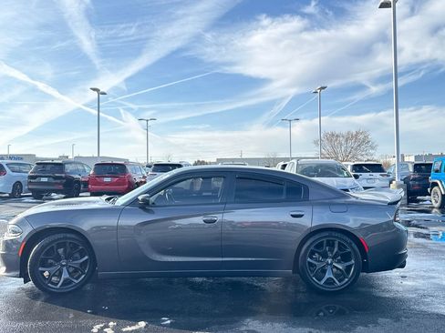 Used 2020 Dodge Charger SXT w/ Blacktop Package image 6