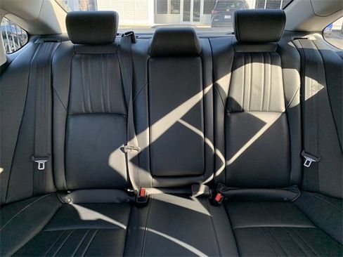 Used 2022 Honda Accord Touring image 32