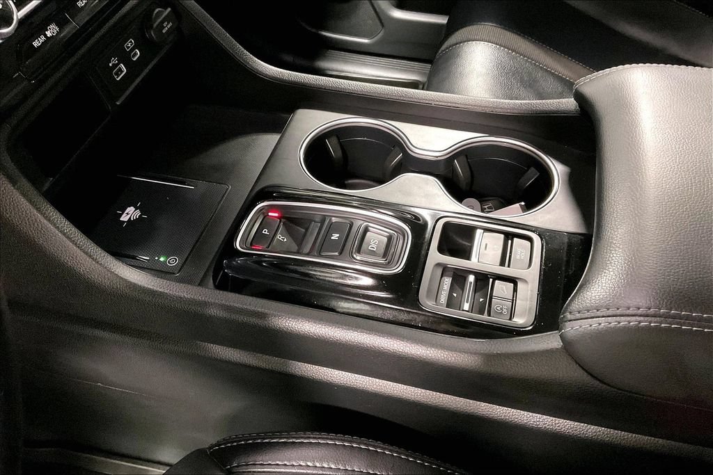 Used 2025 Honda Pilot Touring image 17