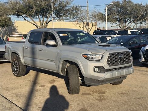 Used 2021 Toyota Tacoma TRD Sport image 3