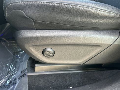 Used 2025 Mercedes-Benz GLS 450 4MATIC image 13
