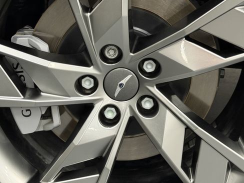 Used 2025 Genesis Electrified GV70 Advanced image 18